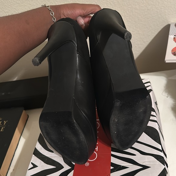 Heels - Picture 6 of 6